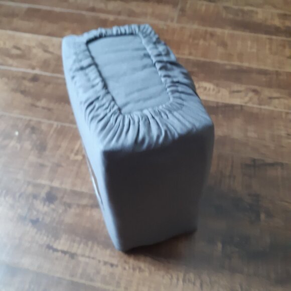 Brand New 4-Piece Grey Bedding Sheet - Picture 4 of 4